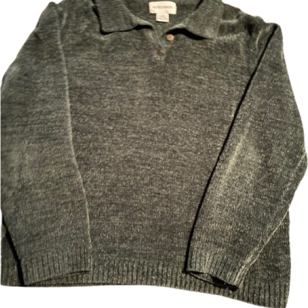 Women’s green Sweater